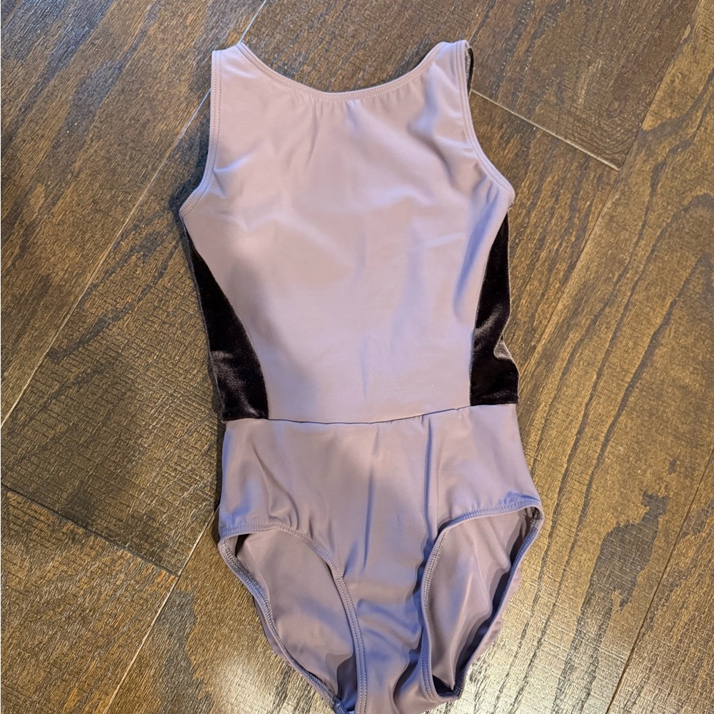 Eleve CHILD size medium Allison velvet Leotard